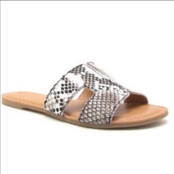 Vegan Leather Sandals - Snake Print - Picture 3 of 5